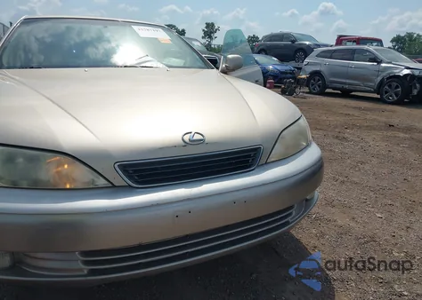 1999 Lexus Es 300 z USA, uszkodzony, nr VIN JT8BF28G2X0218812